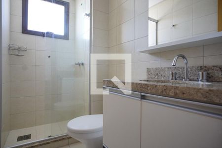 Banheiro da Suíte de apartamento para alugar com 2 quartos, 76m² em Passo da Areia, Porto Alegre