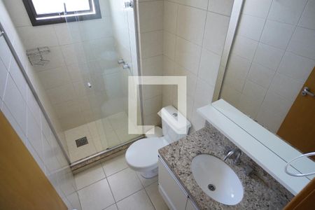 Banheiro da Suíte de apartamento para alugar com 2 quartos, 76m² em Passo da Areia, Porto Alegre