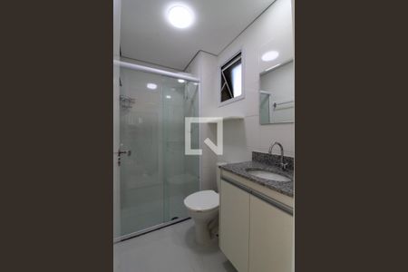 Banheiro de kitnet/studio para alugar com 1 quarto, 28m² em Butantã, São Paulo