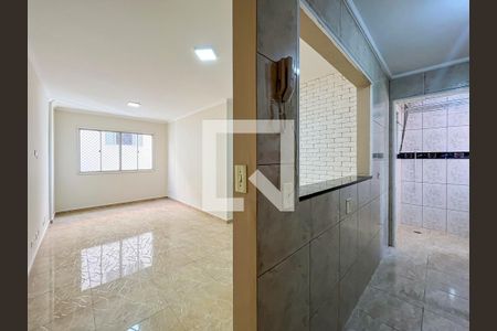 Sala de apartamento à venda com 3 quartos, 61m² em Vila Palmares, Santo André
