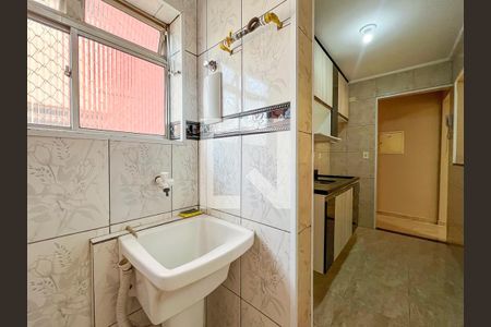 Apartamento à venda com 61m², 3 quartos e 1 vagaÁrea de Serviço