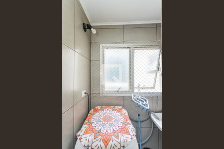 Apartamento à venda com 54m², 3 quartos e 1 vaga Apartamento à venda com 54m², 3 quartos e 1 vagaCozinha e Área de Serviço