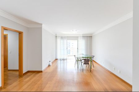 Apartamento para alugar com 136m², 3 quartos e 3 vagasSala