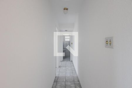 Corredor de apartamento para alugar com 3 quartos, 66m² em Alto de Pinheiros, São Paulo