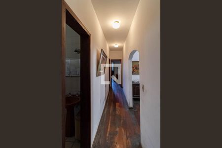 Corredor de casa à venda com 3 quartos, 243m² em Santa Amelia, Belo Horizonte