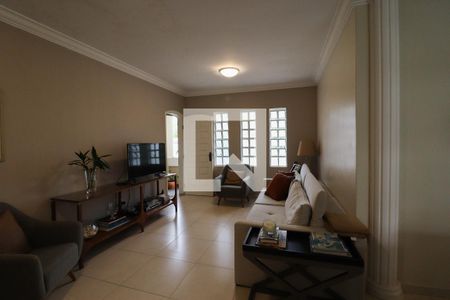 Sala de casa à venda com 4 quartos, 250m² em Jardim da Fonte, Jundiaí