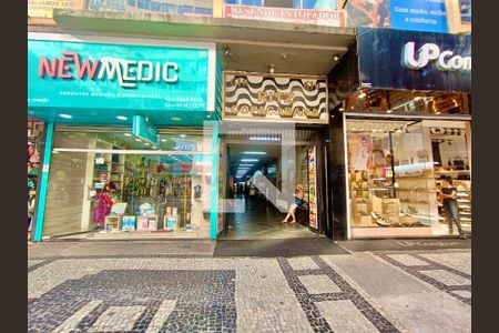 Studio para alugar com 28m², 1 quarto e sem vaga Studio para alugar com 28m², 1 quarto e sem vagaFachada