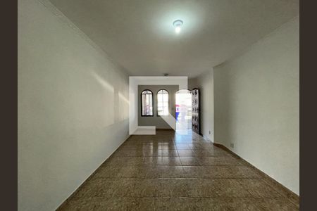 Sala  de casa para alugar com 5 quartos, 174m² em Parque Guarani, São Paulo