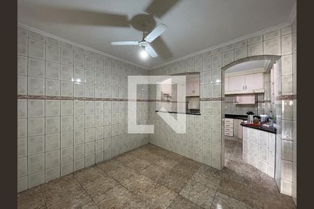 Casa à venda com 174m², 5 quartos e 1 vagaCozinha 