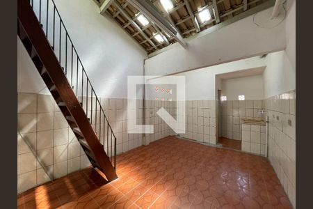 Casa à venda com 174m², 5 quartos e 1 vagaÁrea de Serviço