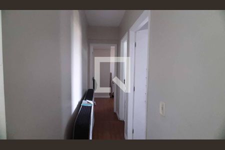 Corredor  de apartamento para alugar com 2 quartos, 48m² em Padroeira, Osasco