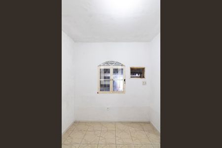 Quarto de casa para alugar com 1 quarto, 80m² em Guaratiba, Rio de Janeiro