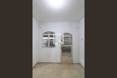 Sala de casa para alugar com 1 quarto, 80m² em Guaratiba, Rio de Janeiro