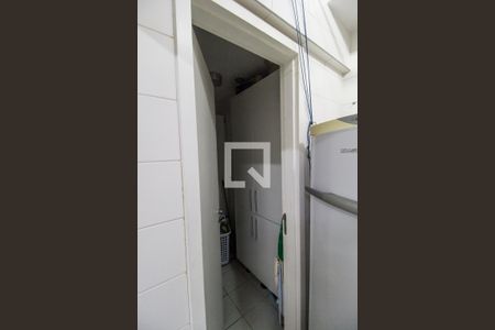 Apartamento à venda com 105m², 3 quartos e 2 vagas Apartamento à venda com 105m², 3 quartos e 2 vagasBanheiro de serviço