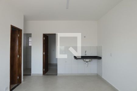 Sala e cozinha de apartamento para alugar com 2 quartos, 45m² em Cidade Líder, São Paulo