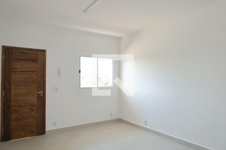 Sala e cozinha de apartamento para alugar com 2 quartos, 45m² em Cidade Líder, São Paulo