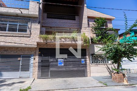 Casa à venda com 225m², 4 quartos e 4 vagas Casa à venda com 225m², 4 quartos e 4 vagasFachada