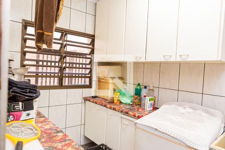 Casa à venda com 225m², 4 quartos e 4 vagas Casa à venda com 225m², 4 quartos e 4 vagascozinha