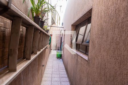 Casa à venda com 225m², 4 quartos e 4 vagas Casa à venda com 225m², 4 quartos e 4 vagascorredor lateral
