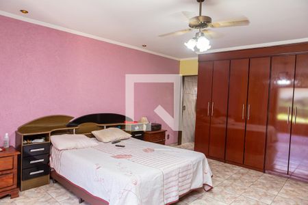 Casa à venda com 225m², 4 quartos e 4 vagas Casa à venda com 225m², 4 quartos e 4 vagasQuarto 1