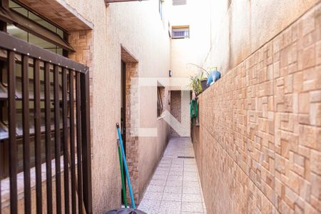 Casa à venda com 225m², 4 quartos e 4 vagas Casa à venda com 225m², 4 quartos e 4 vagascorredor lateral