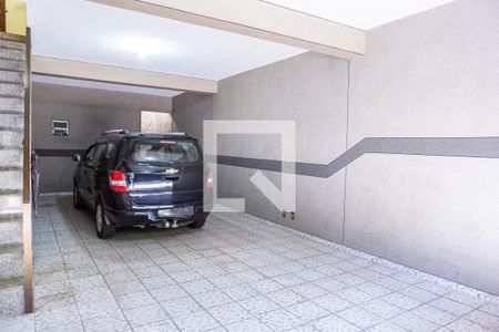 Casa à venda com 225m², 4 quartos e 4 vagas Casa à venda com 225m², 4 quartos e 4 vagasGaragem