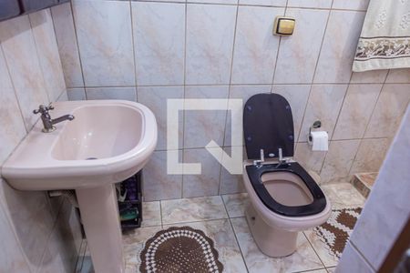 Casa à venda com 225m², 4 quartos e 4 vagas Casa à venda com 225m², 4 quartos e 4 vagasBanheiro