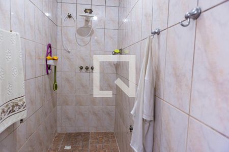 Casa à venda com 225m², 4 quartos e 4 vagas Casa à venda com 225m², 4 quartos e 4 vagasBanheiro