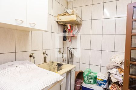 Casa à venda com 225m², 4 quartos e 4 vagas Casa à venda com 225m², 4 quartos e 4 vagasLavanderia
