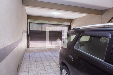 Casa à venda com 225m², 4 quartos e 4 vagas Casa à venda com 225m², 4 quartos e 4 vagasGaragem