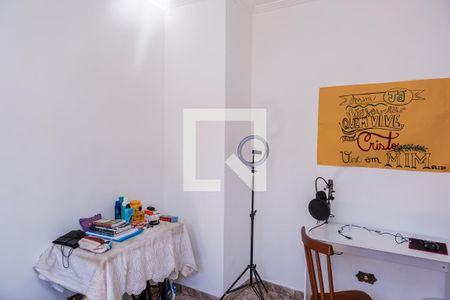 Casa à venda com 225m², 4 quartos e 4 vagas Casa à venda com 225m², 4 quartos e 4 vagasQuarto 4