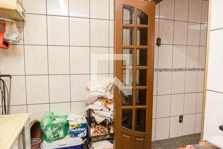 Casa à venda com 225m², 4 quartos e 4 vagas Casa à venda com 225m², 4 quartos e 4 vagasLavanderia
