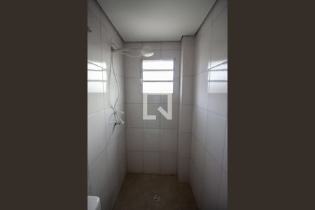 Banheiro de apartamento para alugar com 1 quarto, 45m² em Cidade Líder, São Paulo