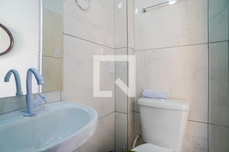 Banheiro de kitnet/studio para alugar com 1 quarto, 46m² em Piratininga, Niterói