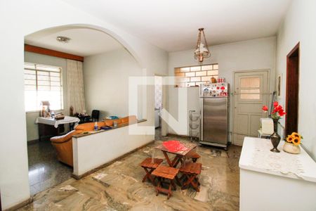 Sala de casa para alugar com 3 quartos, 600m² em Santa Inês, Belo Horizonte