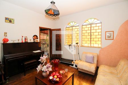 Sala de casa para alugar com 3 quartos, 450m² em Santa Inês, Belo Horizonte