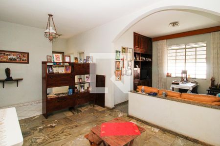 Sala de casa para alugar com 3 quartos, 450m² em Santa Inês, Belo Horizonte