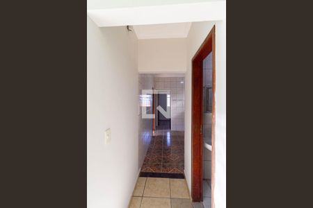 Corredor de apartamento para alugar com 3 quartos, 66m² em Jardim dos Comerciários, Belo Horizonte