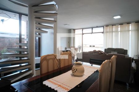 Sala de casa para alugar com 3 quartos, 175m² em Vila Mesquita, São Paulo