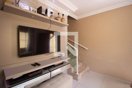 Sala de casa de condomínio à venda com 2 quartos, 86m² em Vila Monte Santo, São Paulo