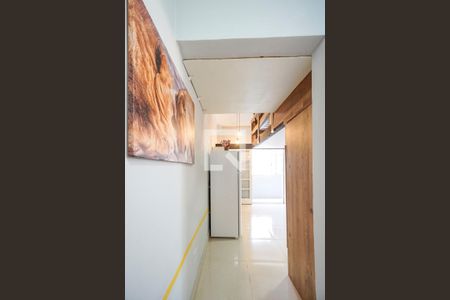 Corredor de entrada de kitnet/studio para alugar com 1 quarto, 31m² em Penha de França, São Paulo