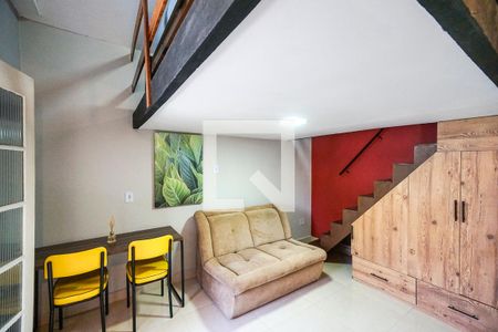 Sala e cozinha de kitnet/studio para alugar com 1 quarto, 31m² em Penha de França, São Paulo