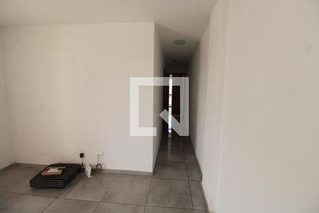 Corredor de apartamento para alugar com 2 quartos, 76m² em Todos Os Santos, Rio de Janeiro