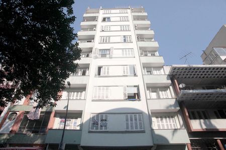 Apartamento para alugar com 62m², 2 quartos e sem vagaFachada