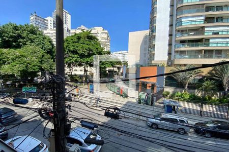 Vista Sala/Quarto - 2º andar de casa à venda com 2 quartos, 160m² em Botafogo, Rio de Janeiro