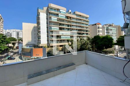 Casa à venda com 160m², 2 quartos e sem vaga Casa à venda com 160m², 2 quartos e sem vagaVaranda - 3º andar