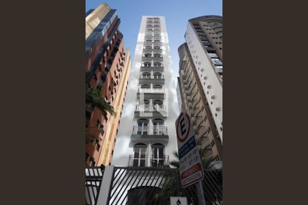 Studio para alugar com 40m², 1 quarto e 1 vaga Studio para alugar com 40m², 1 quarto e 1 vagaFachada