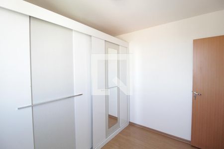 Quarto 2 de apartamento para alugar com 2 quartos, 50m² em Presidente Roosevelt, Uberlândia