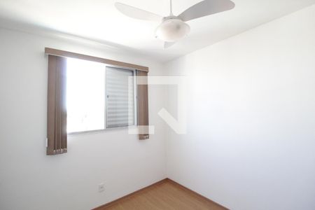 Quarto 1 de apartamento para alugar com 2 quartos, 50m² em Presidente Roosevelt, Uberlândia