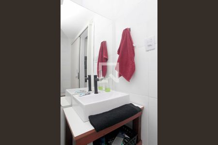 Banheiro de kitnet/studio à venda com 1 quarto, 24m² em Centro Histórico, Porto Alegre